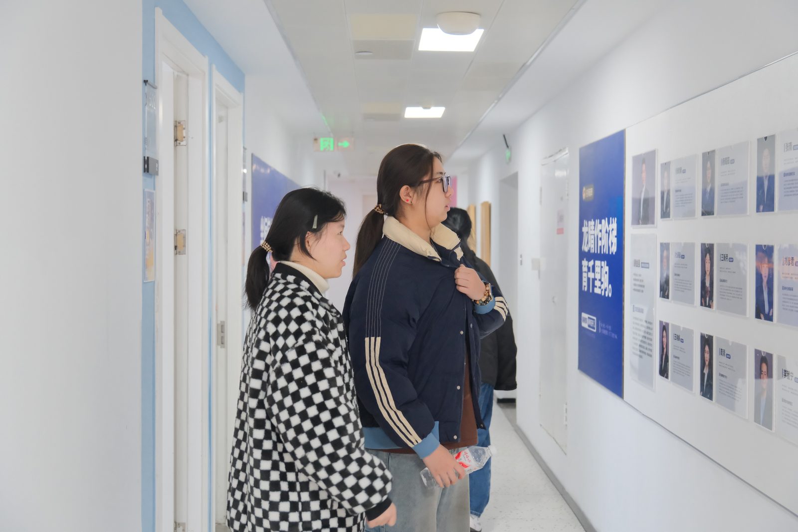 塔夫高复校园走廊
